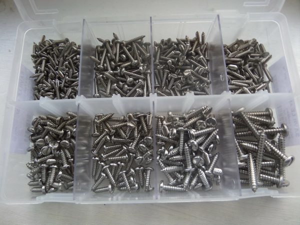 STAINLESS-STEEL-SELF-TAPPER-ASSORTMENT-POZI-AND-SLOTTED-APPROX-700-PIECES-301343055574